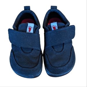 Splay Explore Minimalist/ Barefoot Kid's Shoes size 8c, Black, Velcro